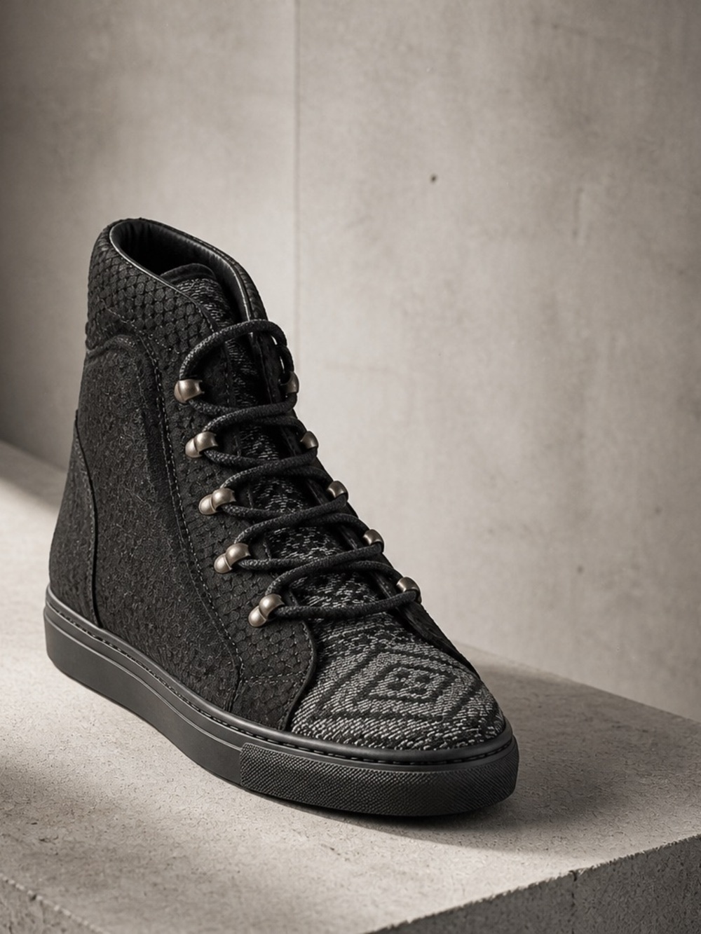 NWT Cobra Society Designer Leather & Wool Black Lace Up High Tops - Size 6